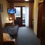 酒店 Wirt Z'minsta