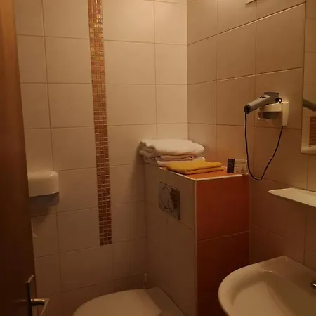 Wirt Z'minsta Hotel 3*