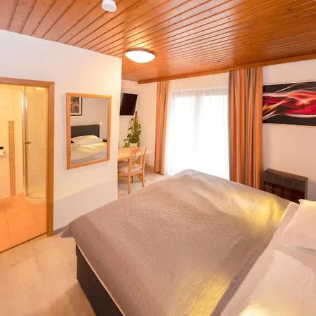 Wirt Z'minsta Hotel Altmünster