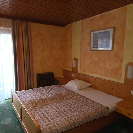 Wirt Z'minsta Hotel 3*