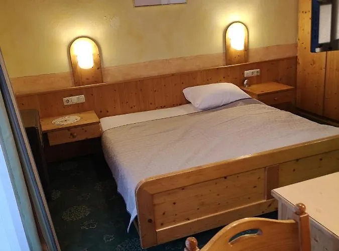 Wirt Z'minsta Hotel Altmuenster