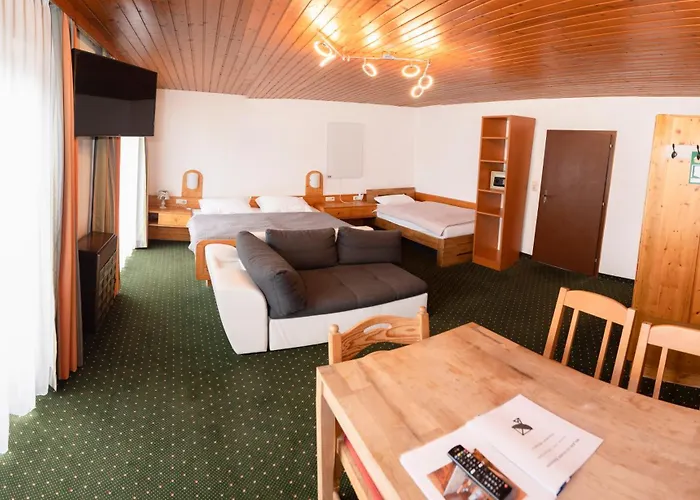 Wirt Z'minsta Hotel 3*