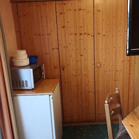 Wirt Z'minsta Hotel