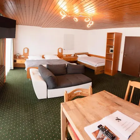 Wirt Z'minsta Hotel 3*