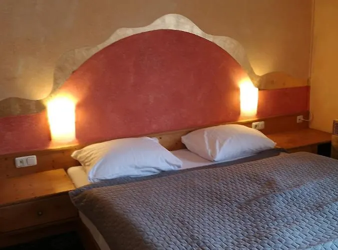 Wirt Z'minsta Hotel 3*