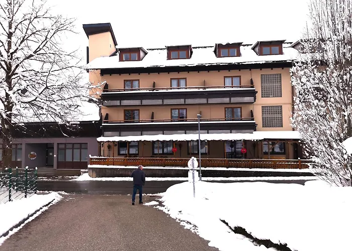 Отель Wirt Z'minsta 3*