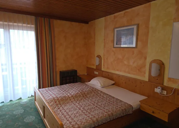 Wirt Z'minsta Отель 3*